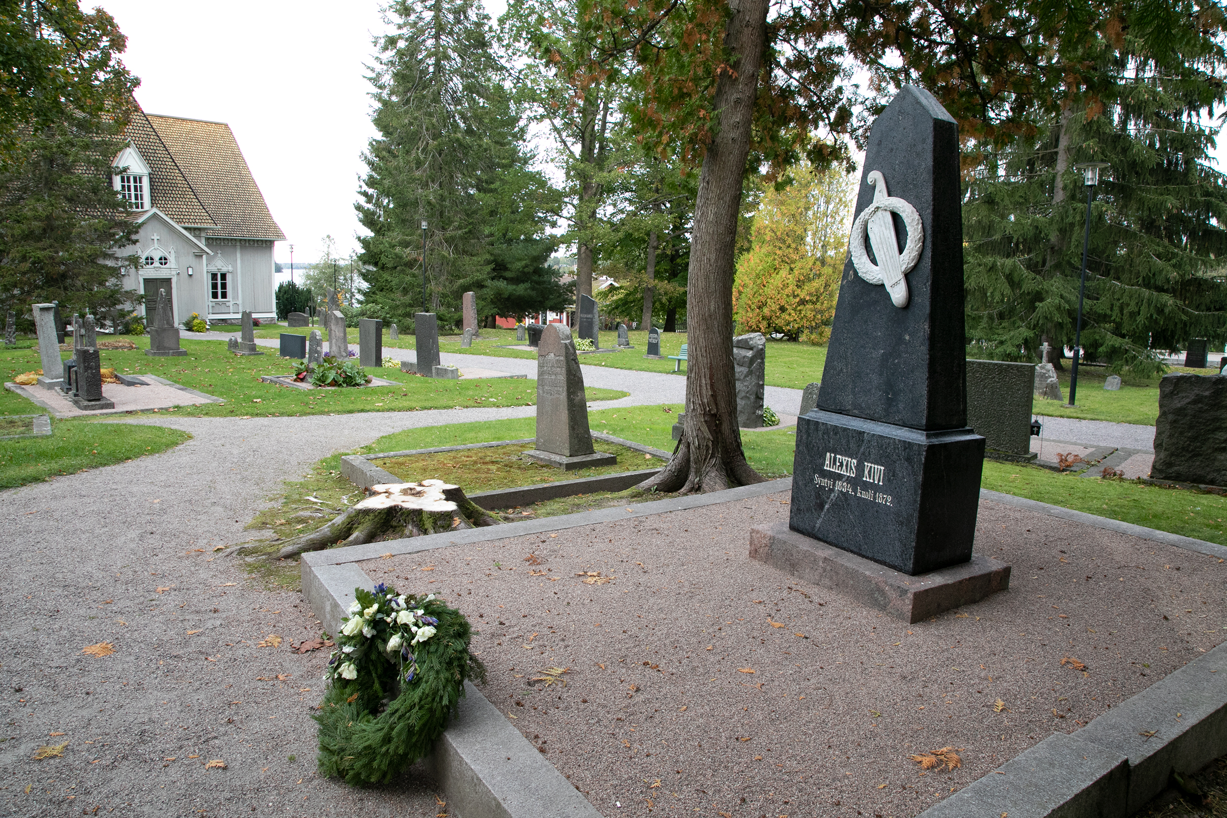 Kirkkopuisto Aleksis Kiven hauta