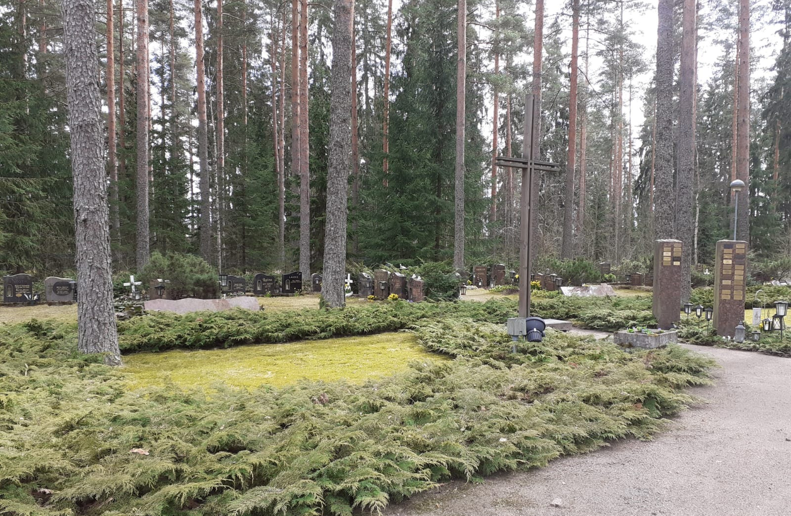 Jokelan uurnalehto